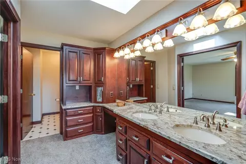 Bath - 1038 Killinger Rd, Clinton, OH 44216 photo 2 of 6