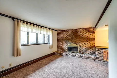 Living - 1038 Killinger Rd, Clinton, OH 44216 photo 5 of 5