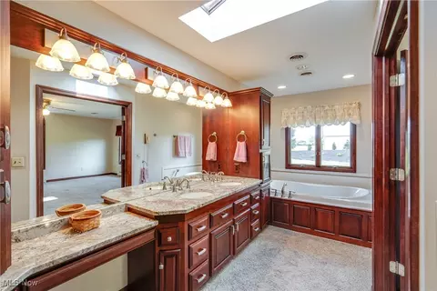 Bath - 1038 Killinger Rd, Clinton, OH 44216 photo 1 of 6