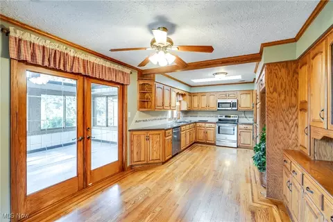 Kitchen - 1038 Killinger Rd, Clinton, OH 44216 photo 1 of 5