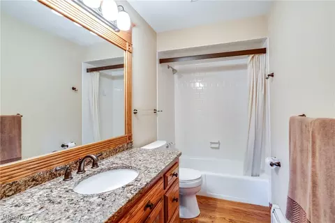 Bath - 1038 Killinger Rd, Clinton, OH 44216 photo 5 of 6