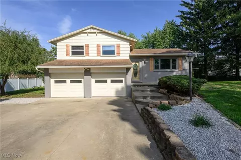 1724 Herbert Cir, Canal Fulton, OH 44614