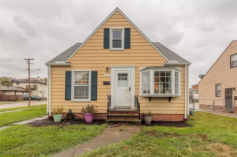 3303 Liggett Dr, Parma, OH 44134
