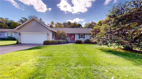 30102 Rickey Ln, Wickliffe, OH 44092