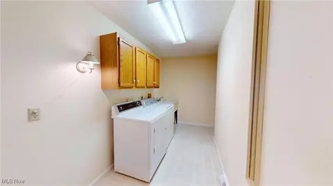 30102 Rickey Ln, Wickliffe, OH 44092 photo 9