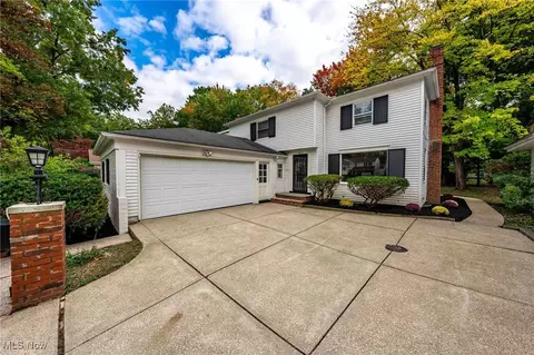 4606 Mackall Rd, South Euclid, OH 44121