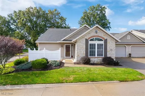 242 Heritage Pt, Dalton, OH 44618