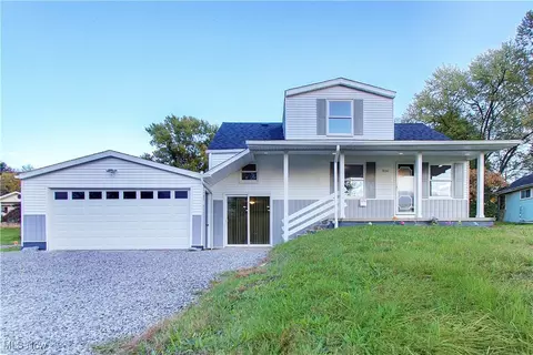 7686 Waynesburg Dr SE, Waynesburg, OH 44688