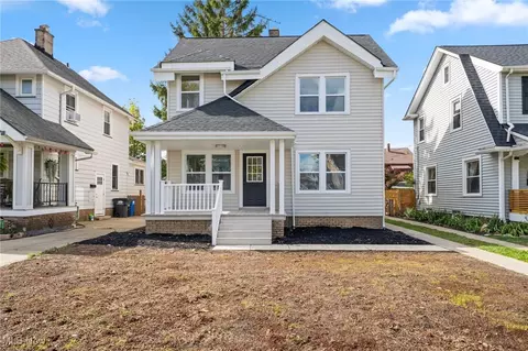 2082 Baxterly Ave, Lakewood, OH 44107