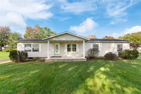 10133 Cleveland Ave NW, Uniontown, OH 44685