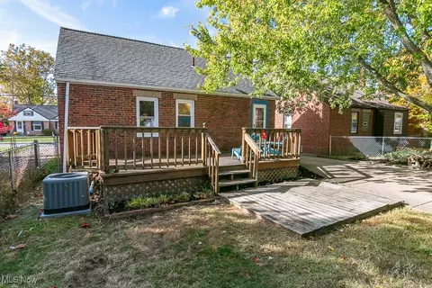 335 E 257th St, Euclid, OH 44132 photo 7