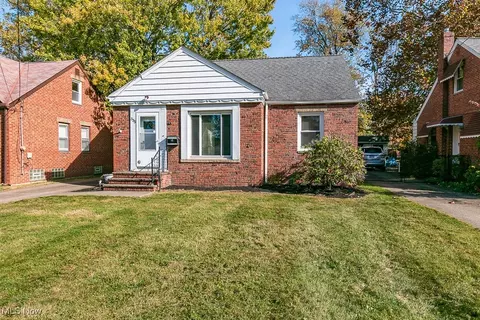 335 E 257th St, Euclid, OH 44132 photo 2