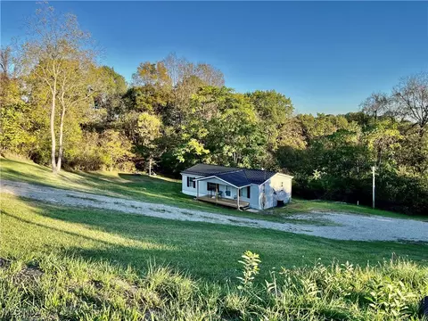 668 Calder Ridge Rd, Belpre, OH 45714