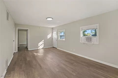 2487 E 41st St, Lorain, OH 44055 photo 5