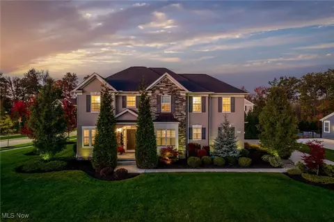 6653 Rosewood Trl, Hudson, OH 44236
