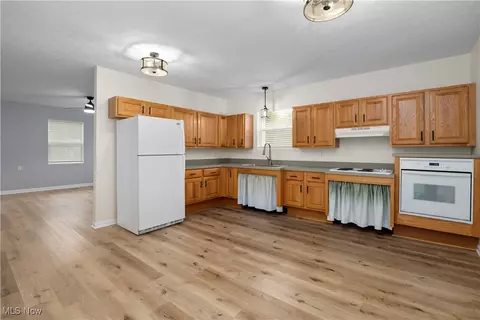 4341 Laurel Rd, Lorain, OH 44055 photo 3