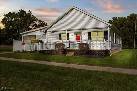 4341 Laurel Rd, Lorain, OH 44055 photo 2