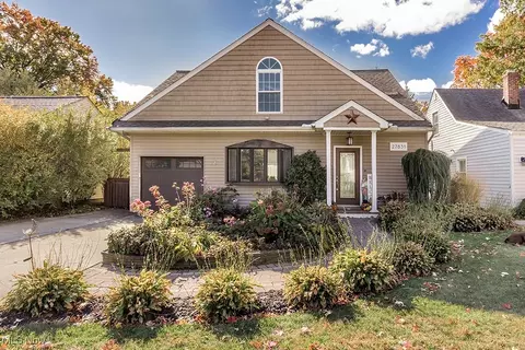 27831 Rexford Rd, Bay Village, OH 44140