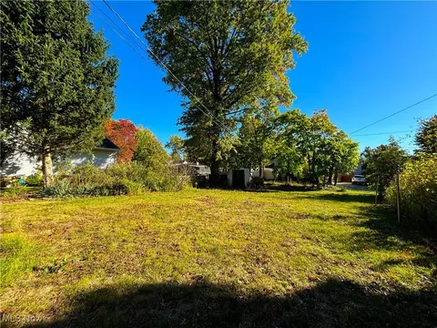 1015 E 4th St, Salem, OH 44460 photo 4