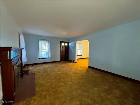 1015 E 4th St, Salem, OH 44460 photo 6