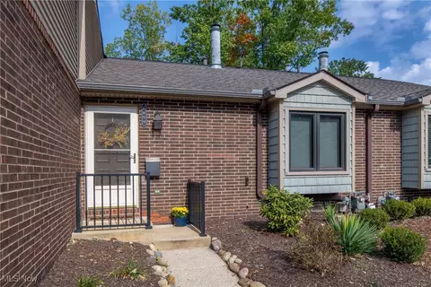 6859 W Fitzwater Rd #62, Brecksville, OH 44141