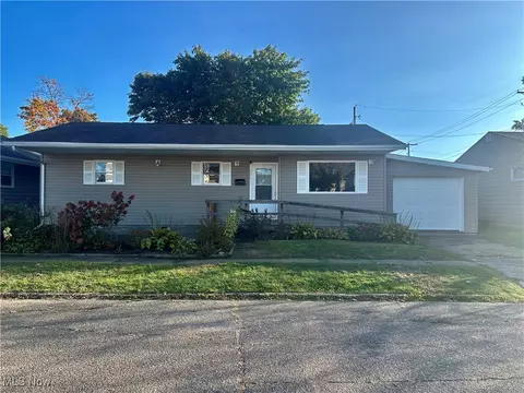 931 Vine, Coshocton, OH 43812