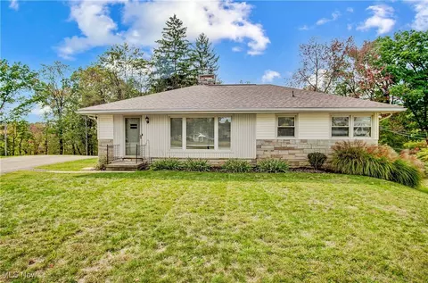 3011 Venture Ln, Zanesville, OH 43701
