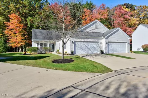 3424 Heron Ct, Aurora, OH 44202