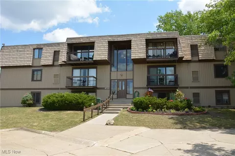9721 Sunrise Blvd, North Royalton, OH 44133