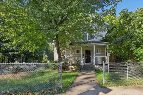1042 Ansel Rd, Cleveland, OH 44103