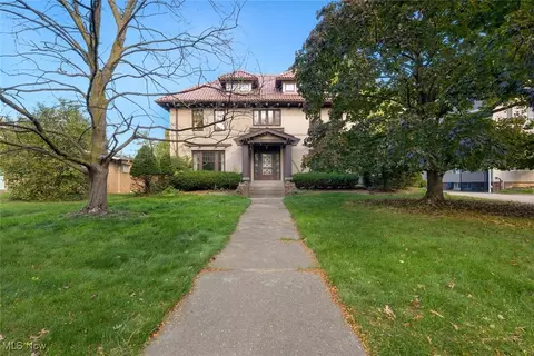 10908 Lake Ave, Cleveland, OH 44102