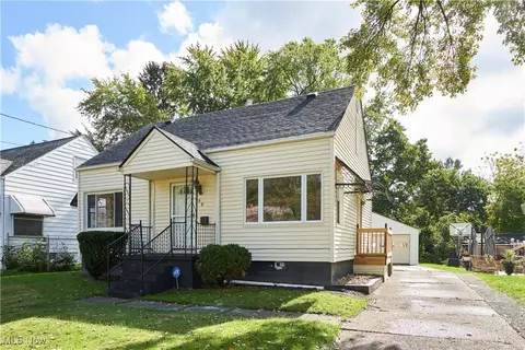 90 W Burns Ave, Akron, OH 44310