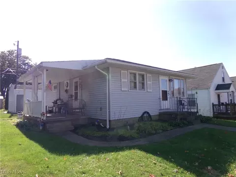 1631 Spring St, Coshocton, OH 43812