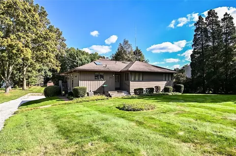 5653 Dailey Rd, New Franklin, OH 44319