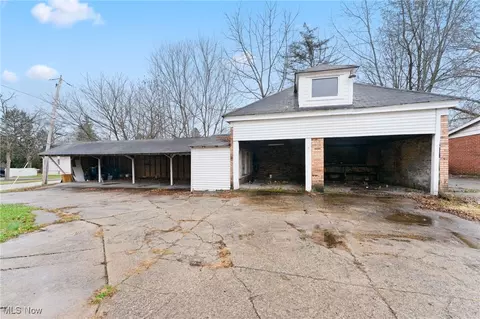 2515 E Midlothian Blvd, Struthers, OH 44471 photo 4