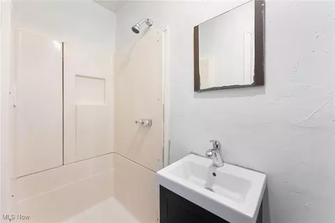 2515 E Midlothian Blvd, Struthers, OH 44471 photo 23