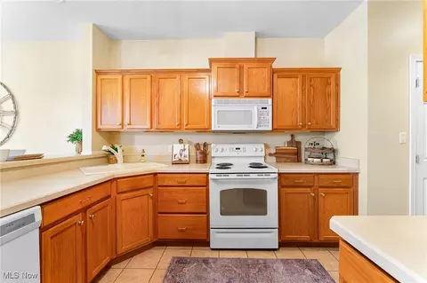 5645 Clingan Rd #15A, Struthers, OH 44471 photo 12
