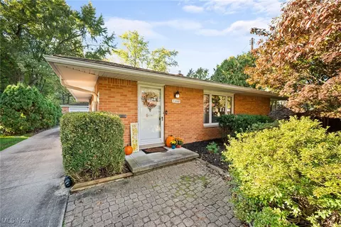 23947 Ambour Dr, North Olmsted, OH 44070