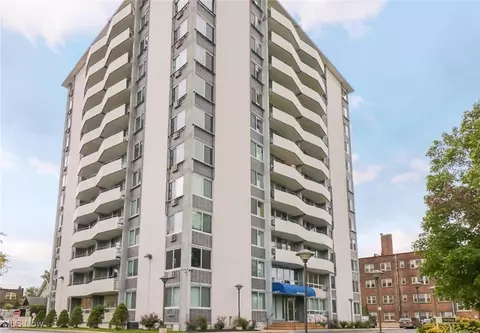 11811 Lake Ave #604, Lakewood, OH 44107