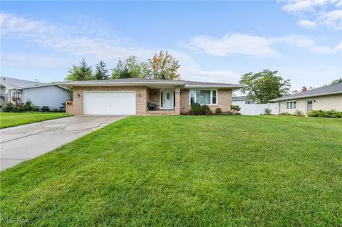 2680 Fleger Dr, Parma, OH 44134