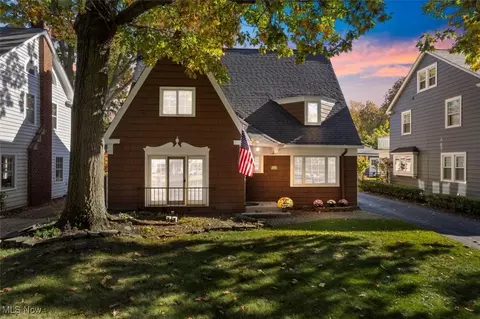 3295 Braemar Rd, Shaker Heights, OH 44120