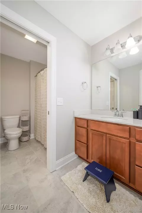 Bath - 715 Nancy Dr, Aurora, OH 44202 photo 3 of 4