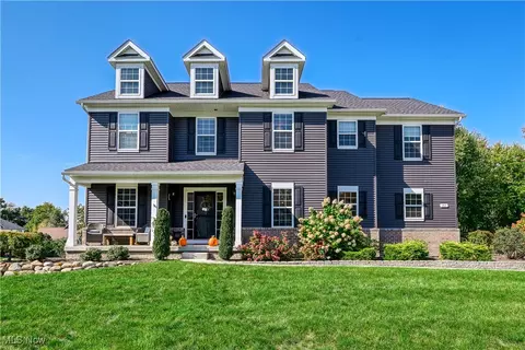 715 Nancy Dr, Aurora, OH 44202