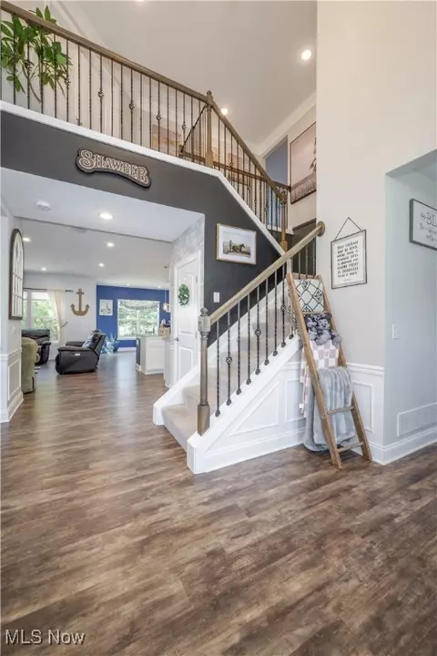 Entry Way - 715 Nancy Dr, Aurora, OH 44202 photo 3 of 4