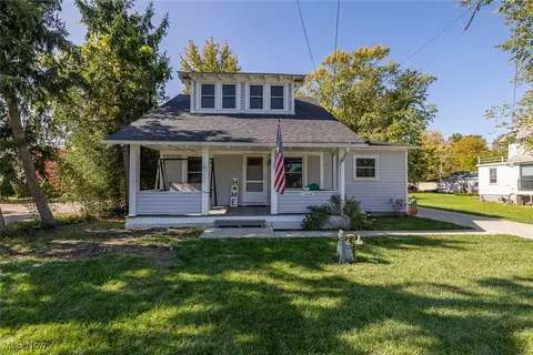 6164 Engle Rd, Brook Park, OH 44142