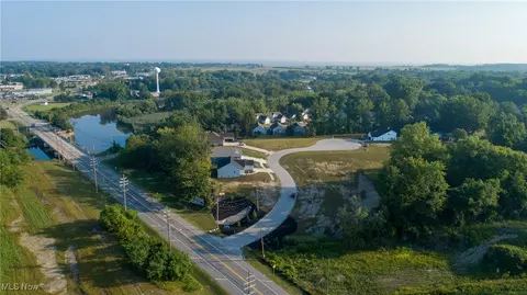 24 Blue Heron Ct, Painesville, OH 44077