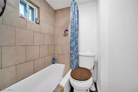 Bath - 657 Easter Ave, Akron, OH 44307 photo 1 of 2