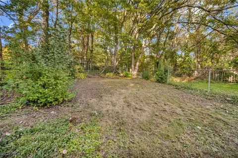 Exterior - 657 Easter Ave, Akron, OH 44307 photo 2 of 4