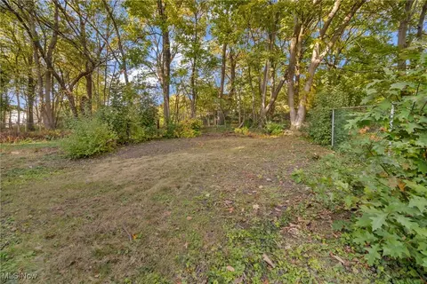 Exterior - 657 Easter Ave, Akron, OH 44307 photo 3 of 4