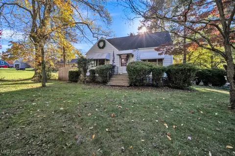 726 E State St, Barberton, OH 44203